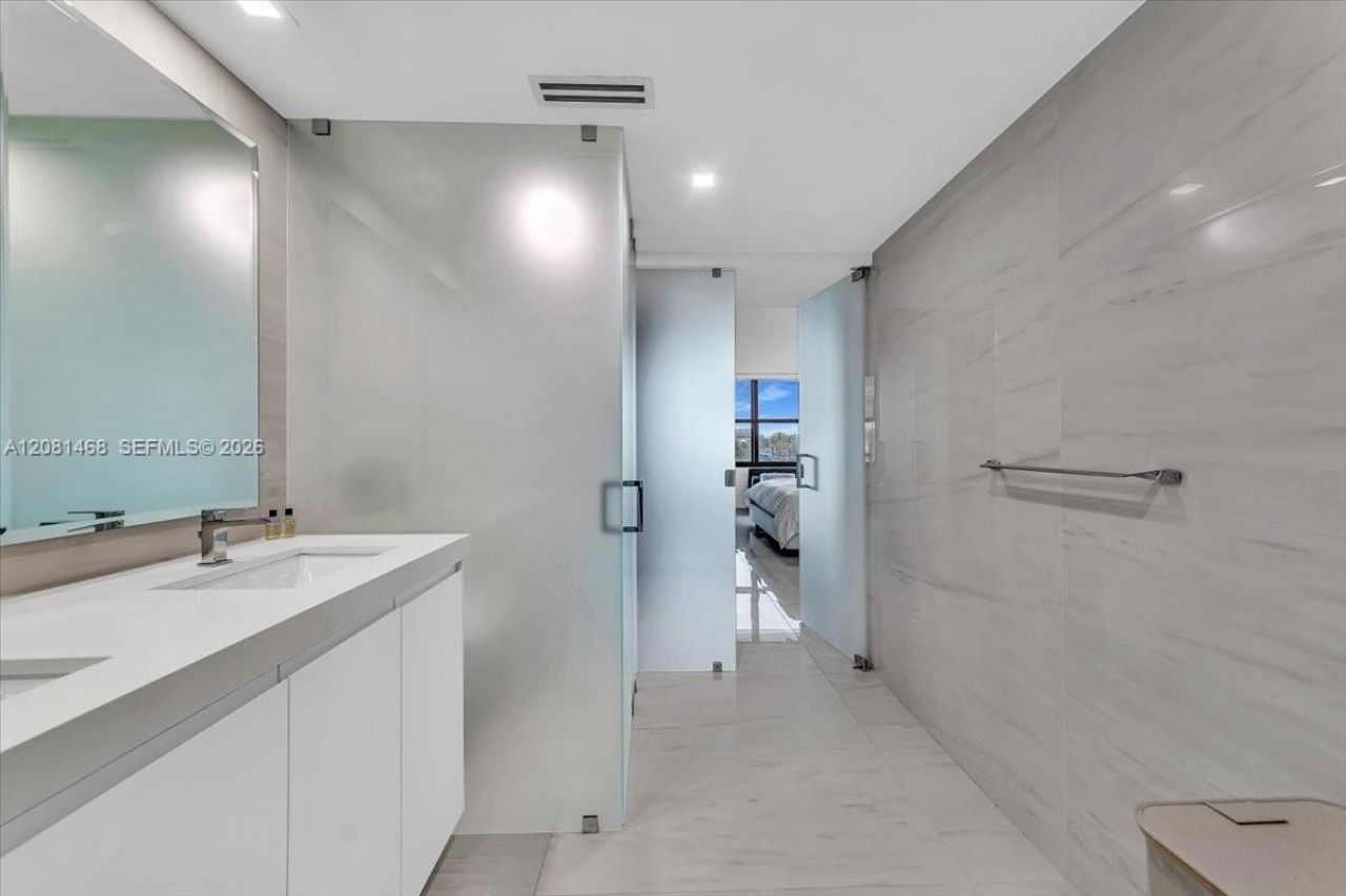 9801 Collins Ave , Unit 5U, Bal Harbour, FL 33154 Photo