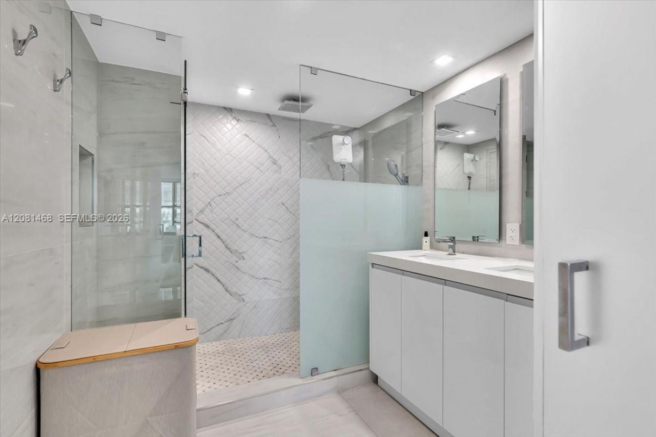 9801 Collins Ave , Unit 5U, Bal Harbour, FL 33154 Photo