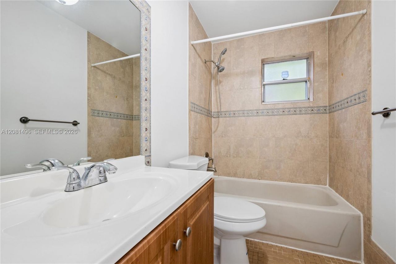 2928 Louise St, Unit B, Miami, FL 33133 Photo