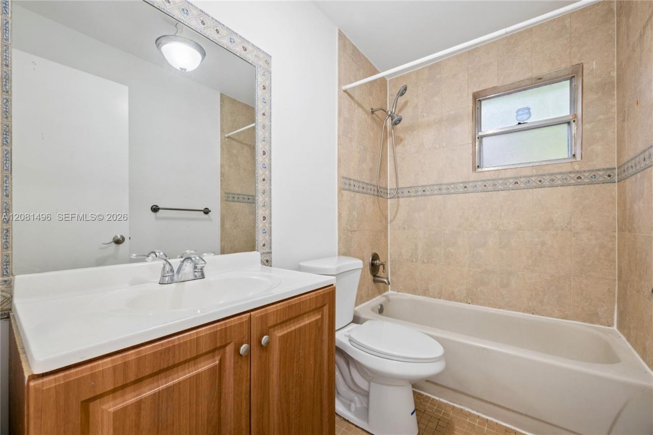 2928 Louise St, Unit B, Miami, FL 33133 Photo