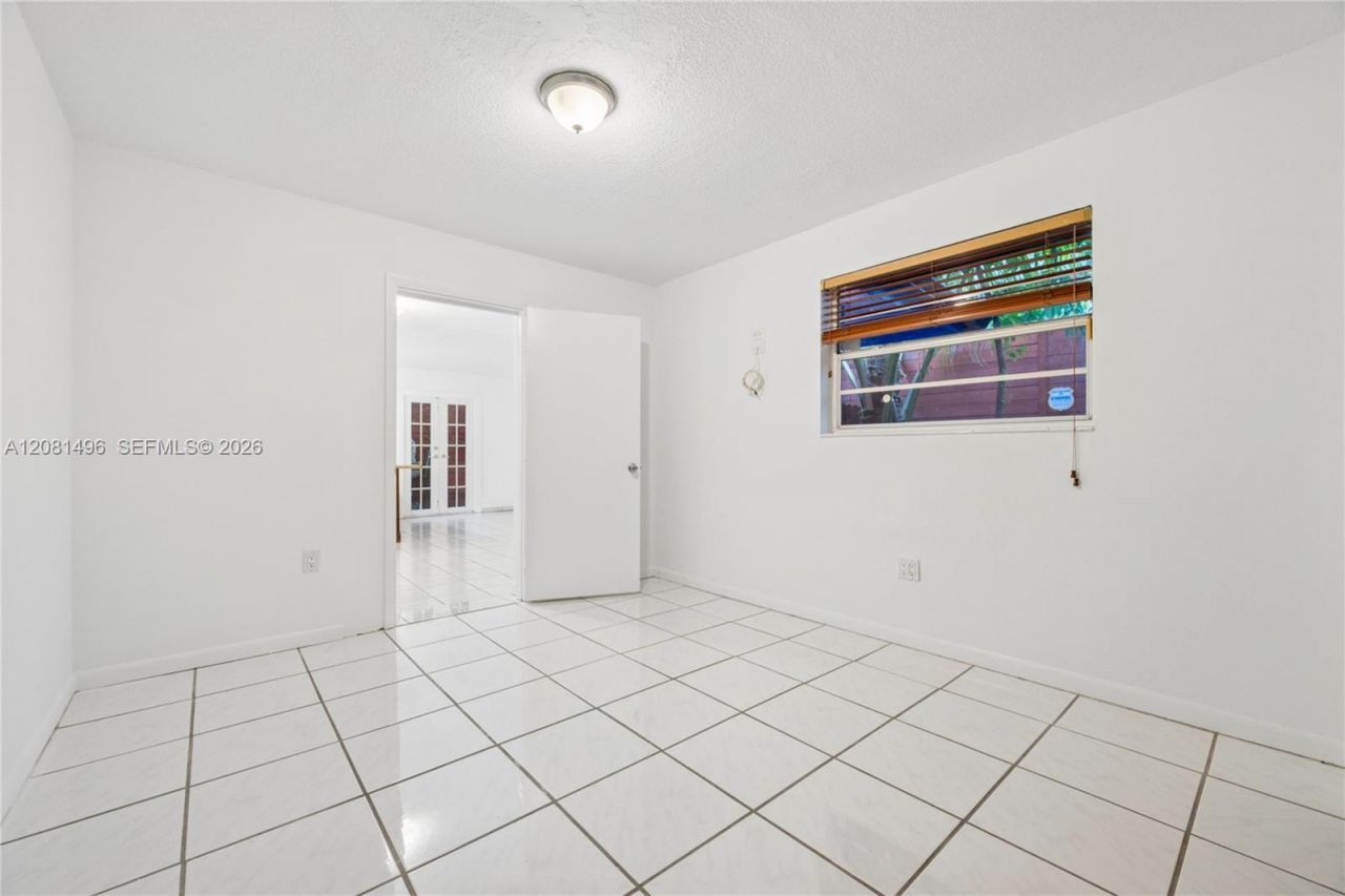 2928 Louise St, Unit B, Miami, FL 33133 Photo