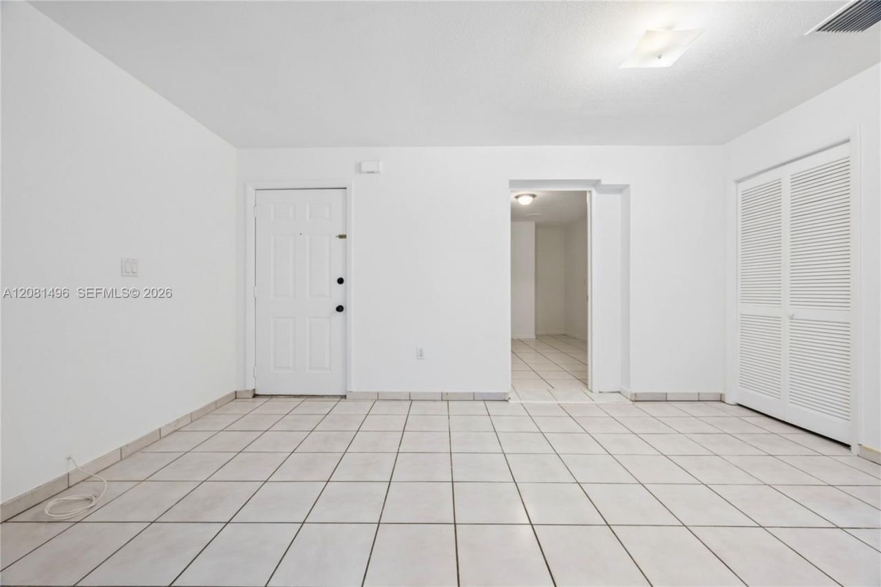 2928 Louise St, Unit B, Miami, FL 33133 Photo
