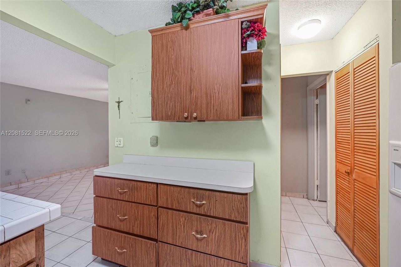 12611 SW 9th Ter, Unit B, Miami, FL 33184 Photo