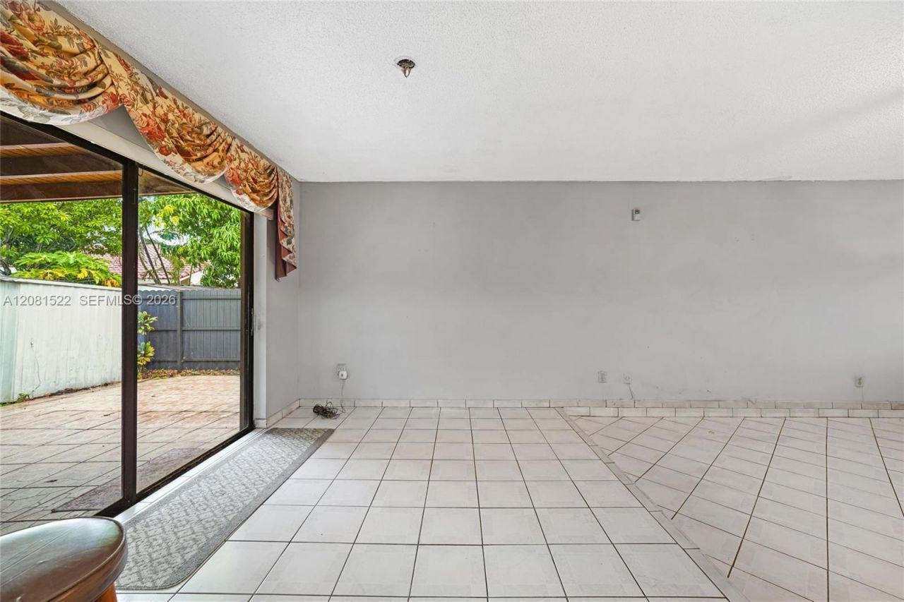 12611 SW 9th Ter, Unit B, Miami, FL 33184 Photo