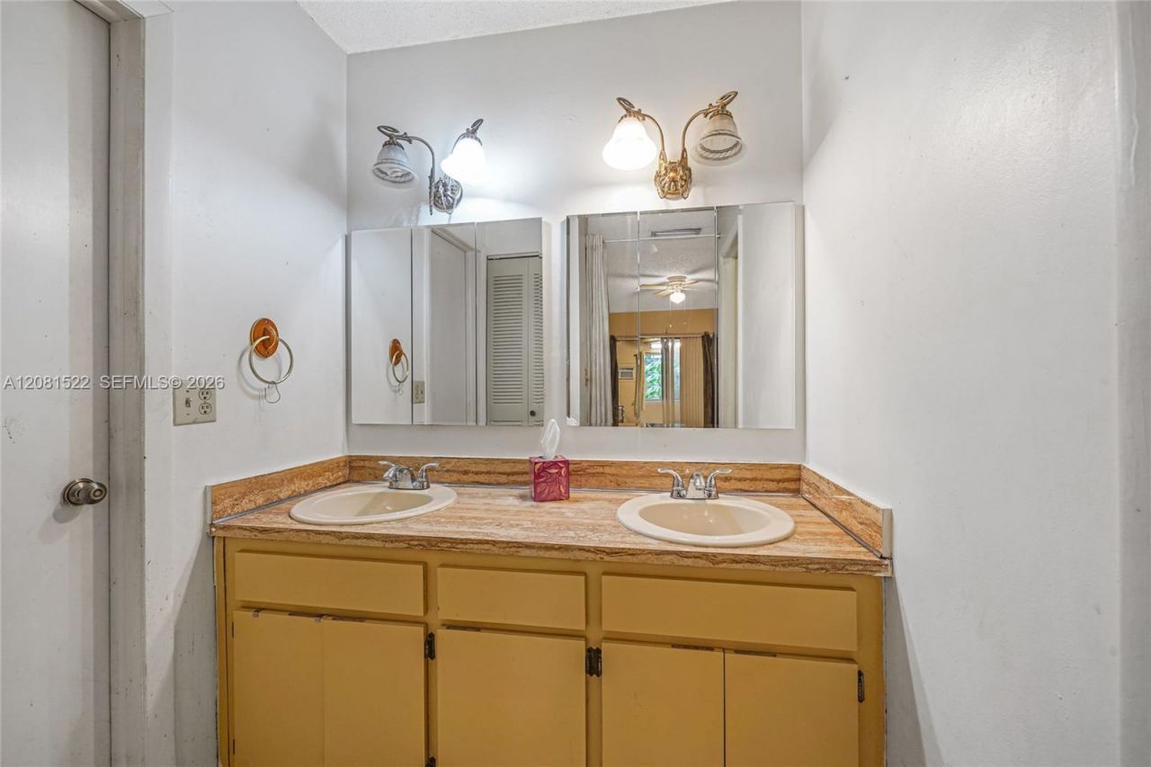 12611 SW 9th Ter, Unit B, Miami, FL 33184 Photo
