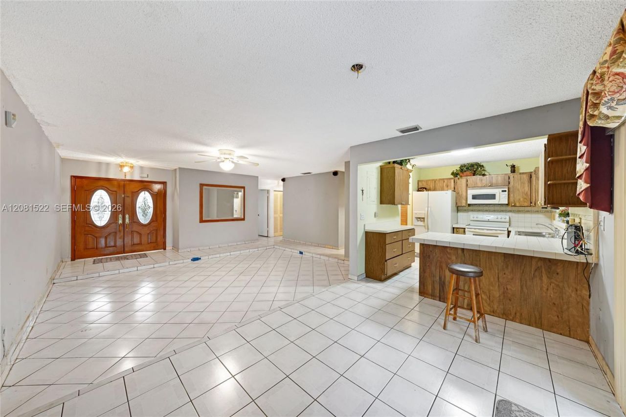 12611 SW 9th Ter, Unit B, Miami, FL 33184 Photo
