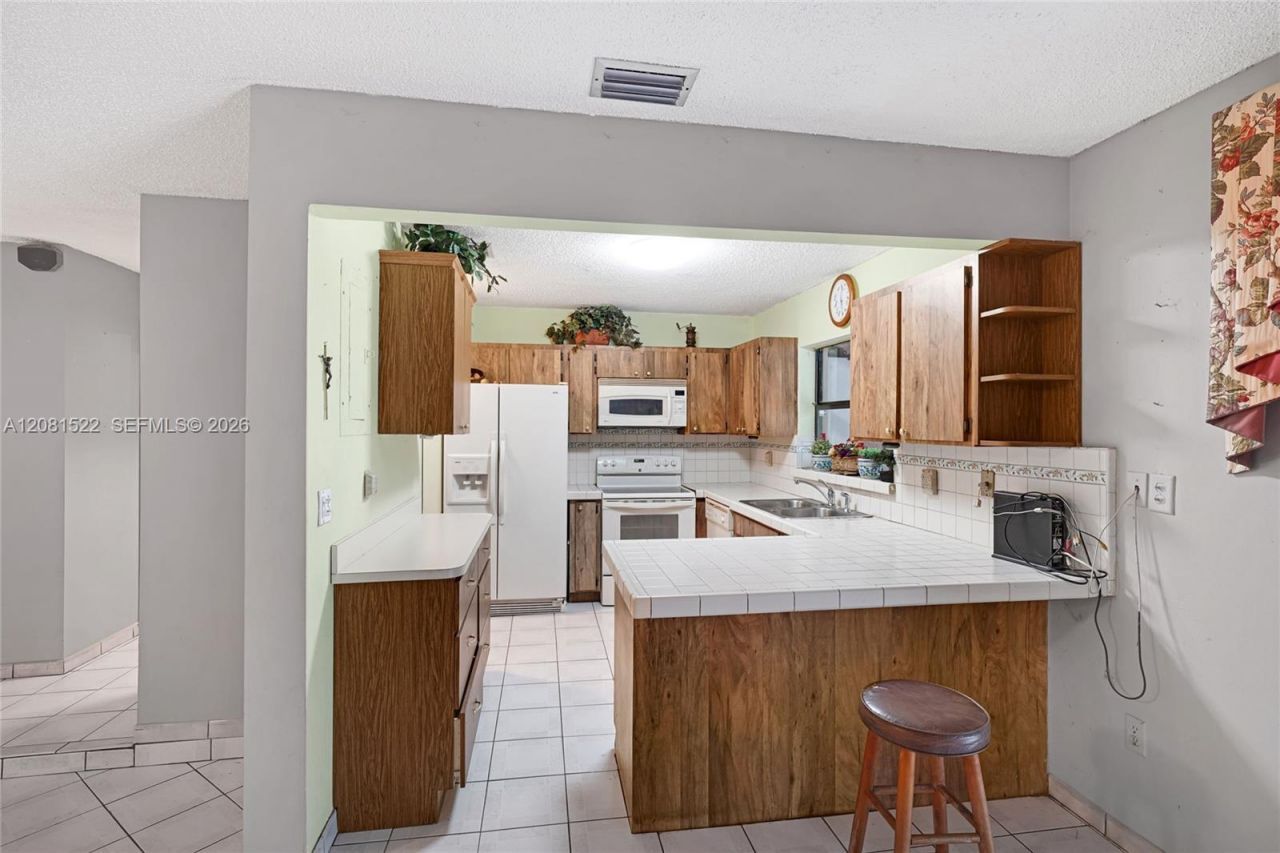 12611 SW 9th Ter, Unit B, Miami, FL 33184 Photo