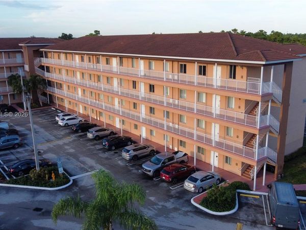 17350 NW 67th Ave , Unit 301, Hialeah, FL 33015