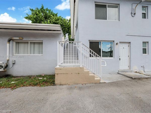 1145 NW 3rd St , Unit 3, Miami, FL 33128