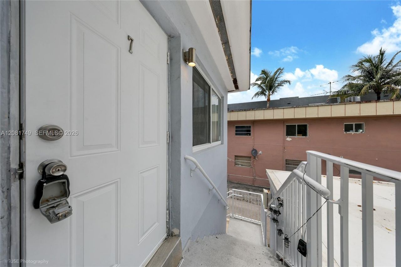 1145 NW 3rd St, Unit 3, Miami, FL 33128 Photo