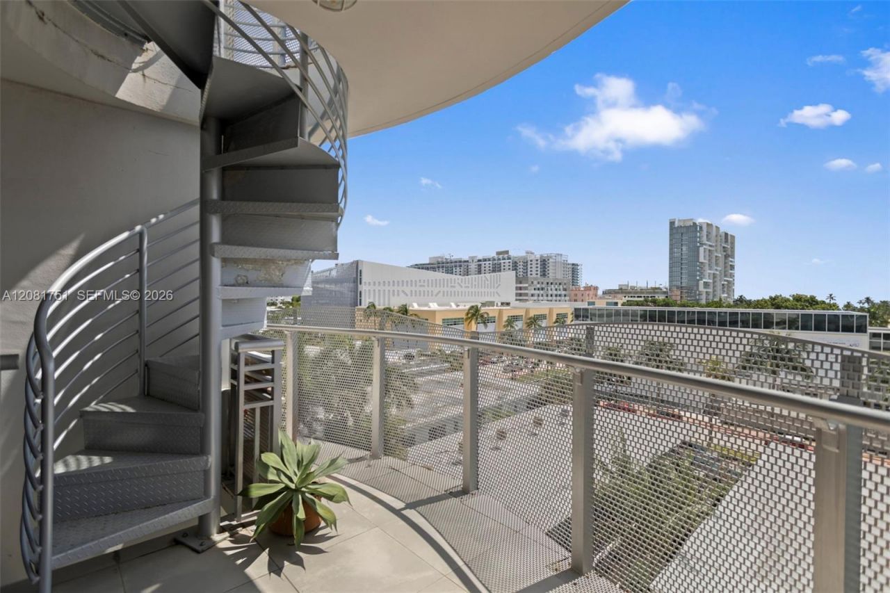 2155 Washington Ct, Unit 601, Miami Beach, FL 33139 Photo