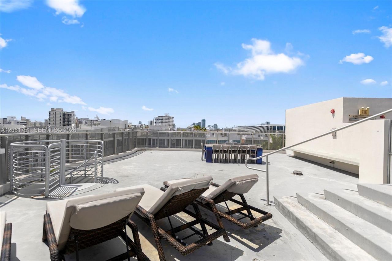 2155 Washington Ct, Unit 601, Miami Beach, FL 33139 Photo
