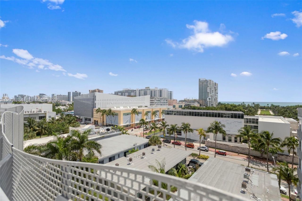 2155 Washington Ct, Unit 601, Miami Beach, FL 33139 Photo