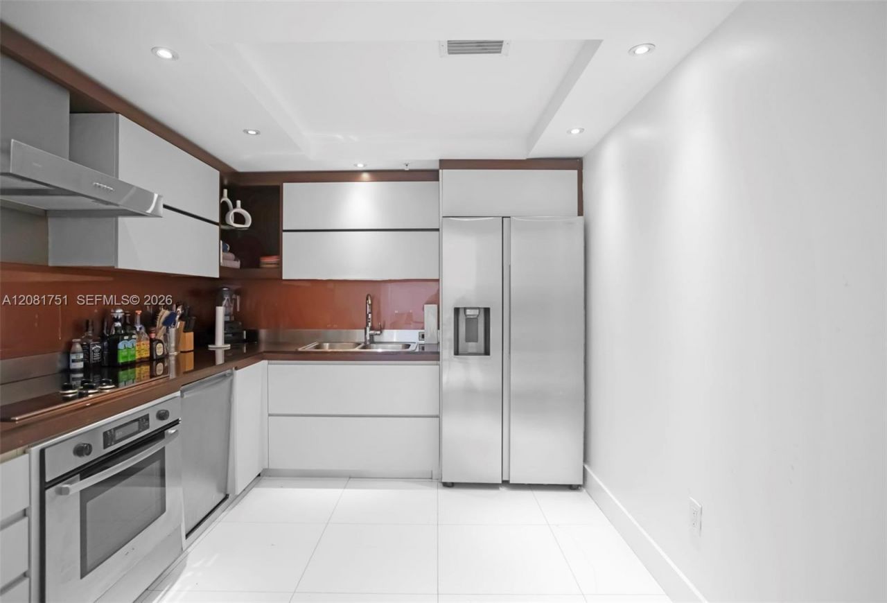 2155 Washington Ct, Unit 601, Miami Beach, FL 33139 Photo