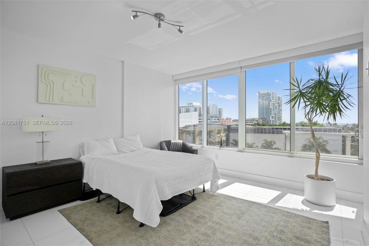 2155 Washington Ct, Unit 601, Miami Beach, FL 33139 Photo