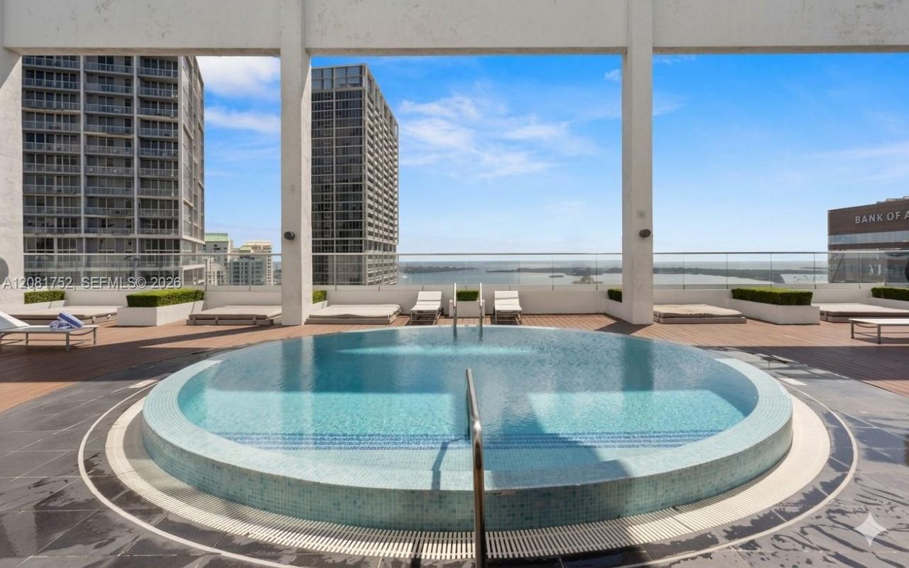 500 Brickell Ave , Unit 1806, Miami, FL 33131 Photo