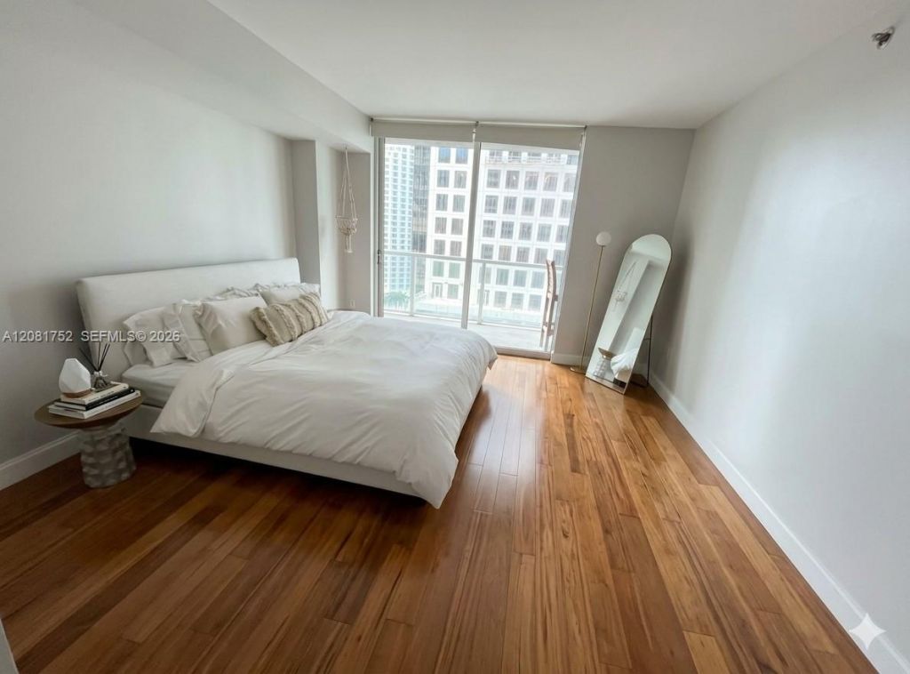 500 Brickell Ave , Unit 1806, Miami, FL 33131 Photo