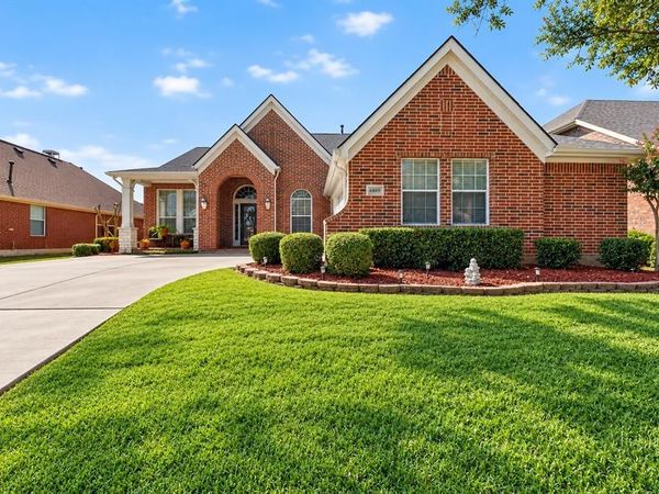6869 Cape Cod Drive, Grand Prairie, TX 75054