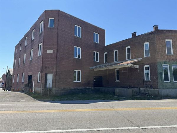 125 Water Street , Horse Cave, KY 42749