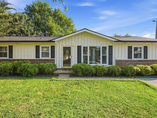 1389 Meadowood Drive, Hixson, TN 37343
