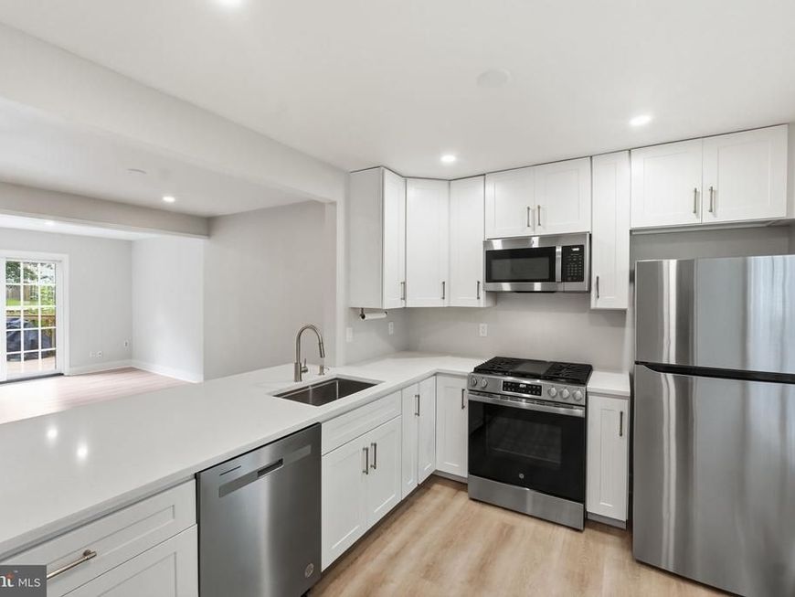 8139 Hallmark Place, Gaithersburg, MD 20879 Main Photo