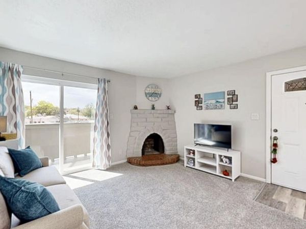 257 La Vida Nueva Del Oeste SW, Albuquerque, NM 87105