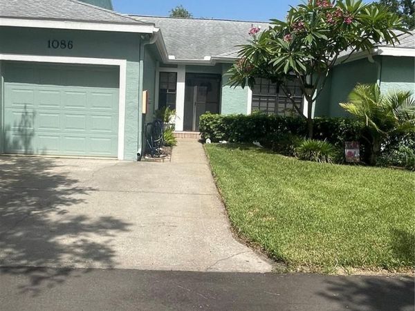 1086 SANABEL COURT NE, ST PETERSBURG, FL 33702