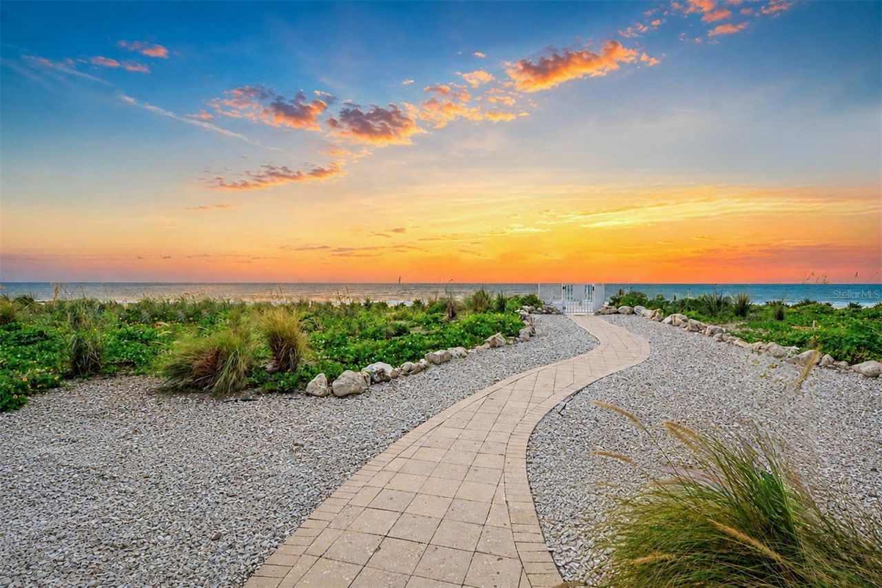 15208 Gulf Boulevard, Unit 404, Madeira Beach, FL 33708 Photo