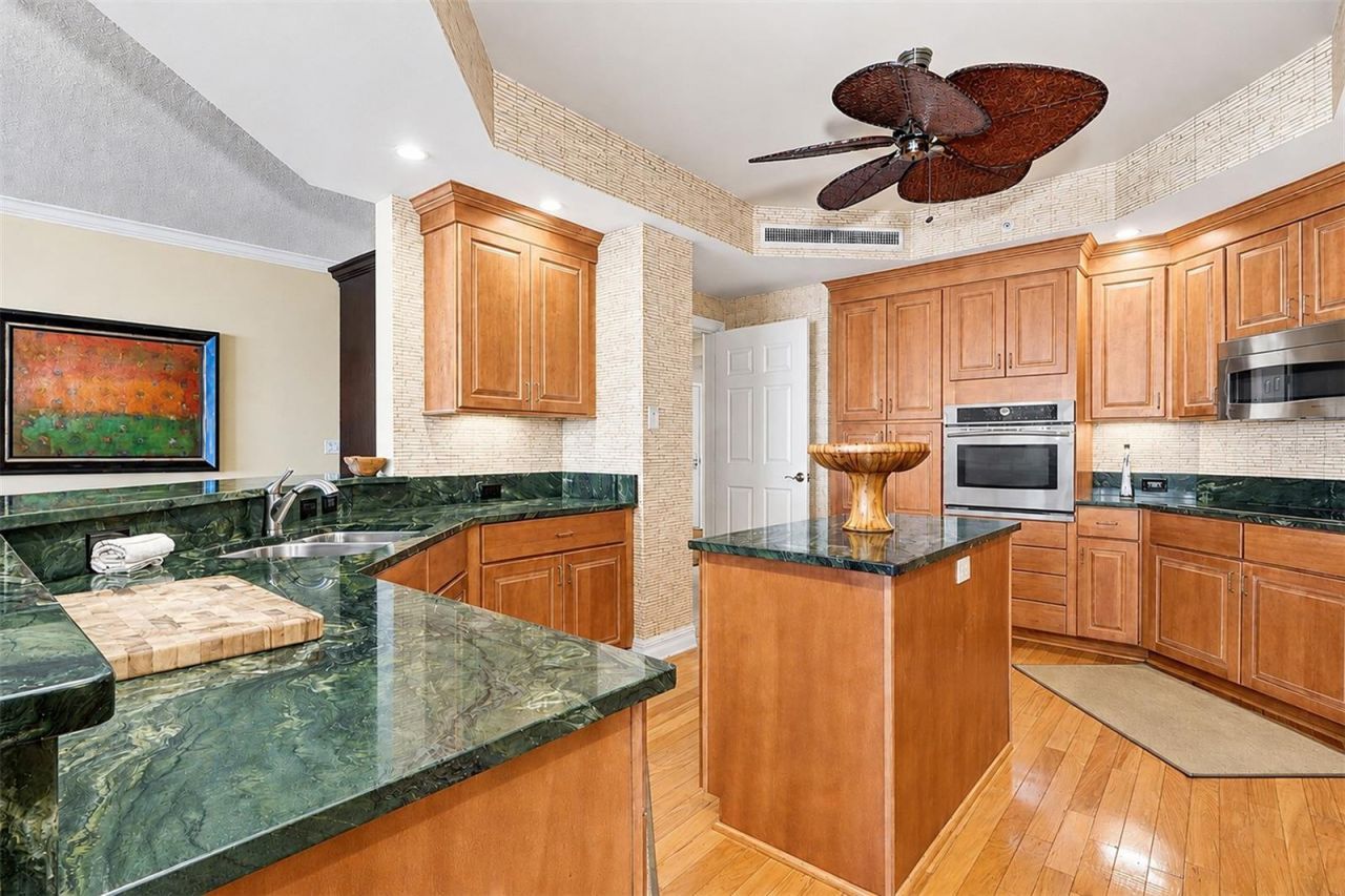 15208 Gulf Boulevard, Unit 404, Madeira Beach, FL 33708 Photo