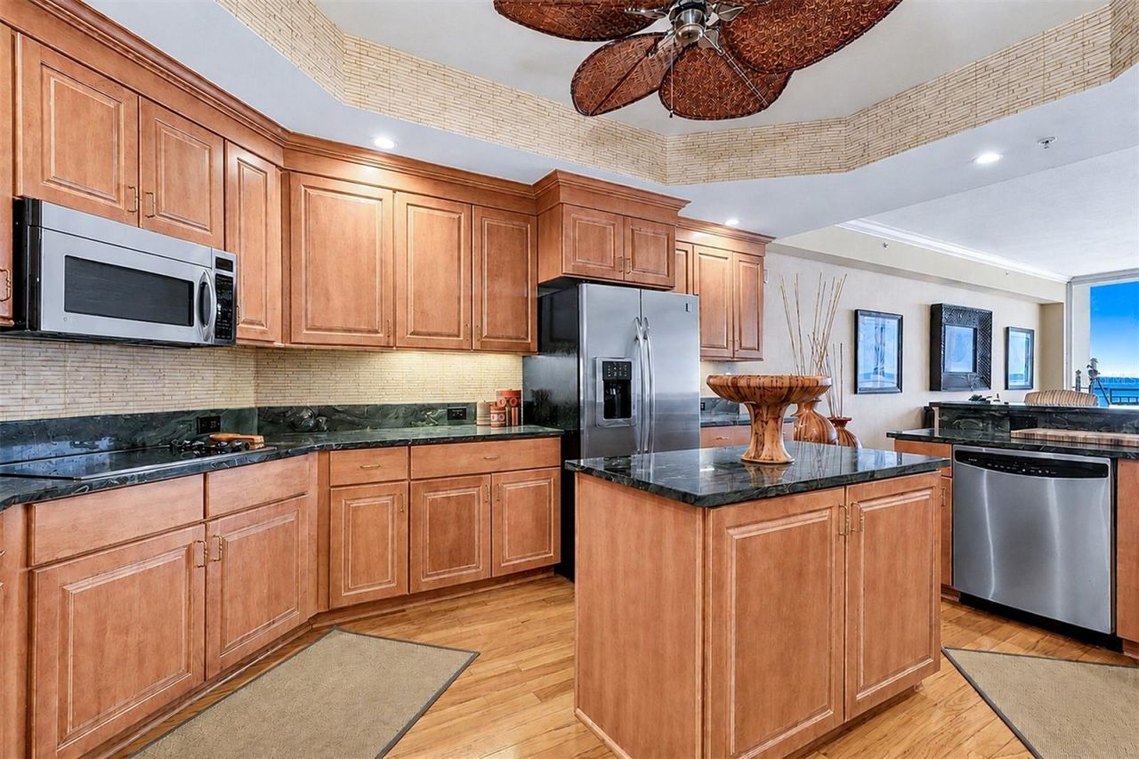 15208 Gulf Boulevard, Unit 404, Madeira Beach, FL 33708 Photo