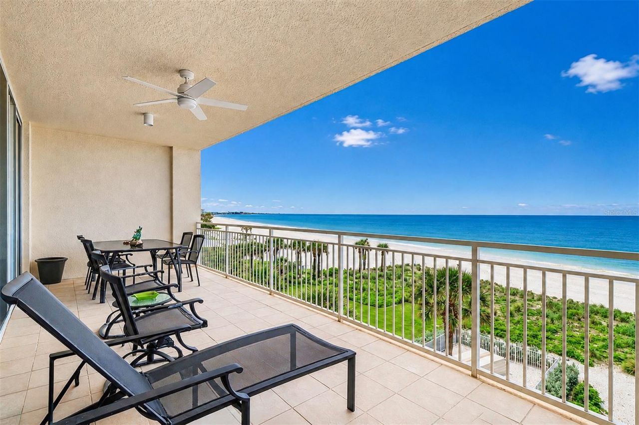 15208 Gulf Boulevard, Unit 404, Madeira Beach, FL 33708 Photo