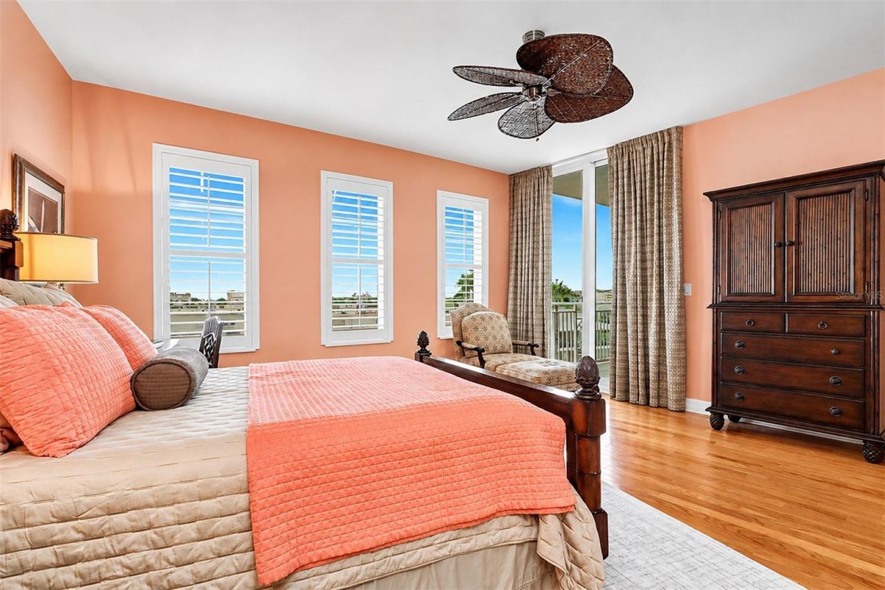 15208 Gulf Boulevard, Unit 404, Madeira Beach, FL 33708 Photo
