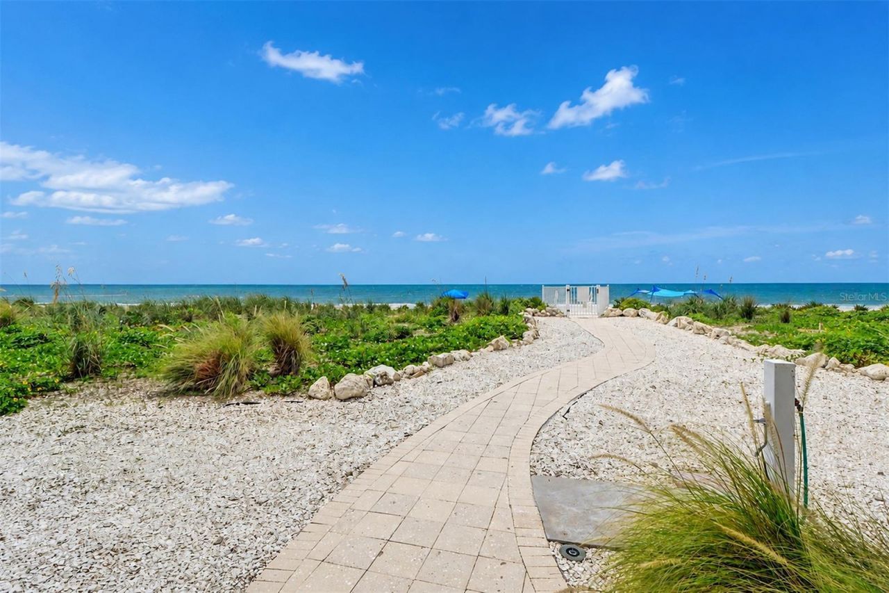 15208 Gulf Boulevard, Unit 404, Madeira Beach, FL 33708 Photo
