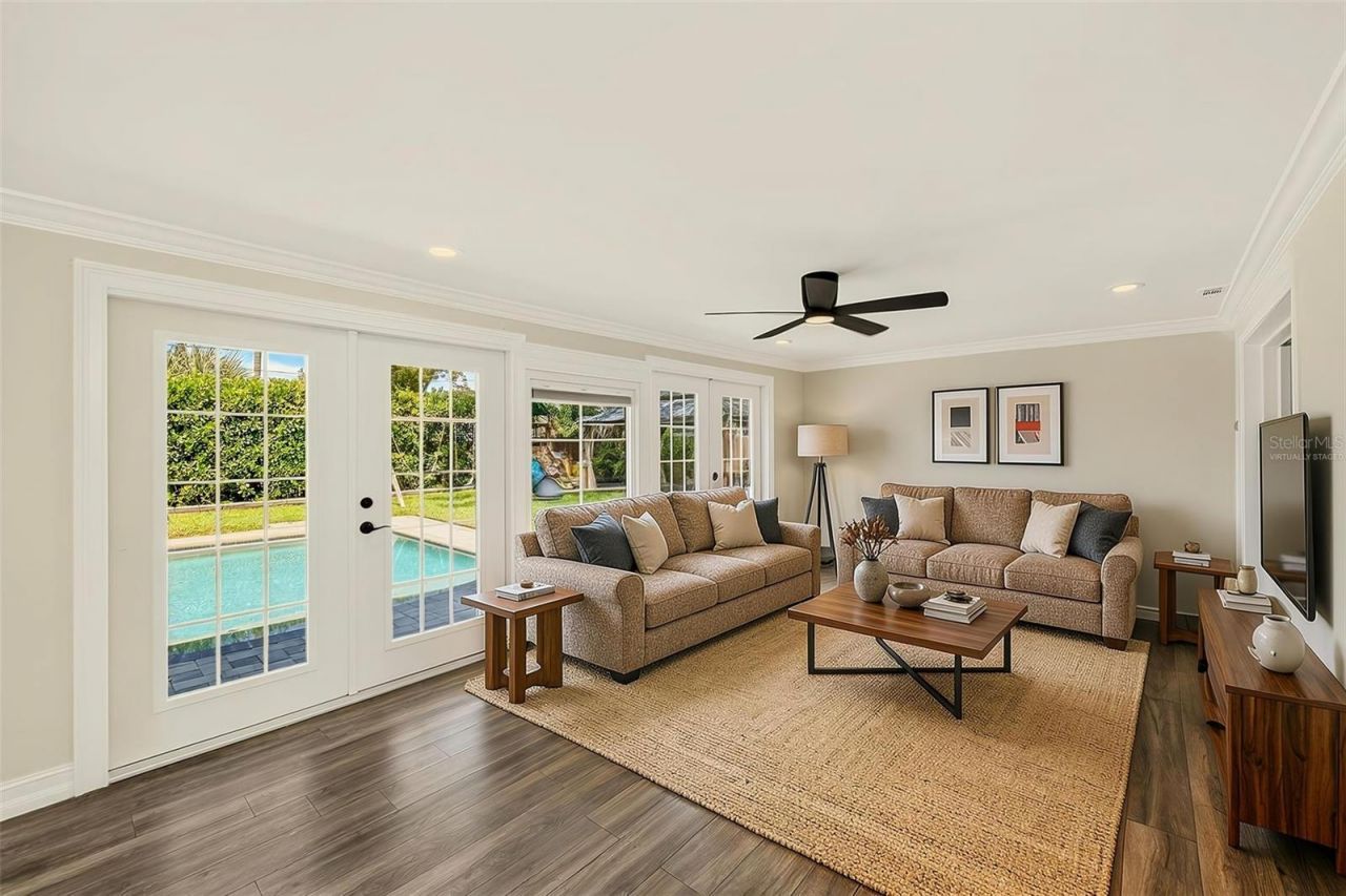 812 Willowbranch Avenue, Clearwater, FL 33764 Photo