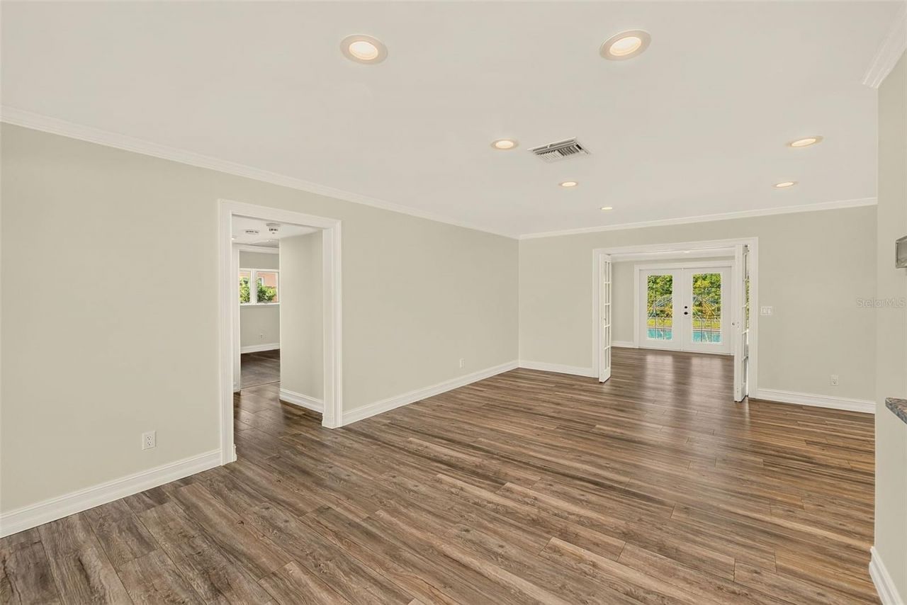 812 Willowbranch Avenue, Clearwater, FL 33764 Photo