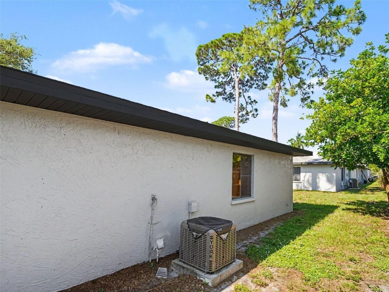 1117 68th Avenue Drive W, Bradenton, FL 34207 Photo