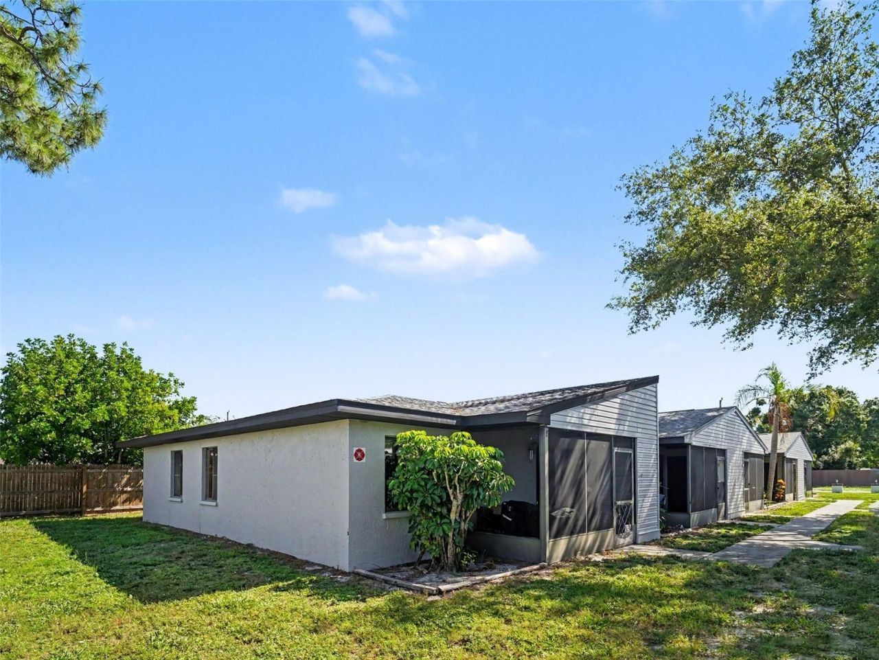1117 68th Avenue Drive W, Bradenton, FL 34207 Photo