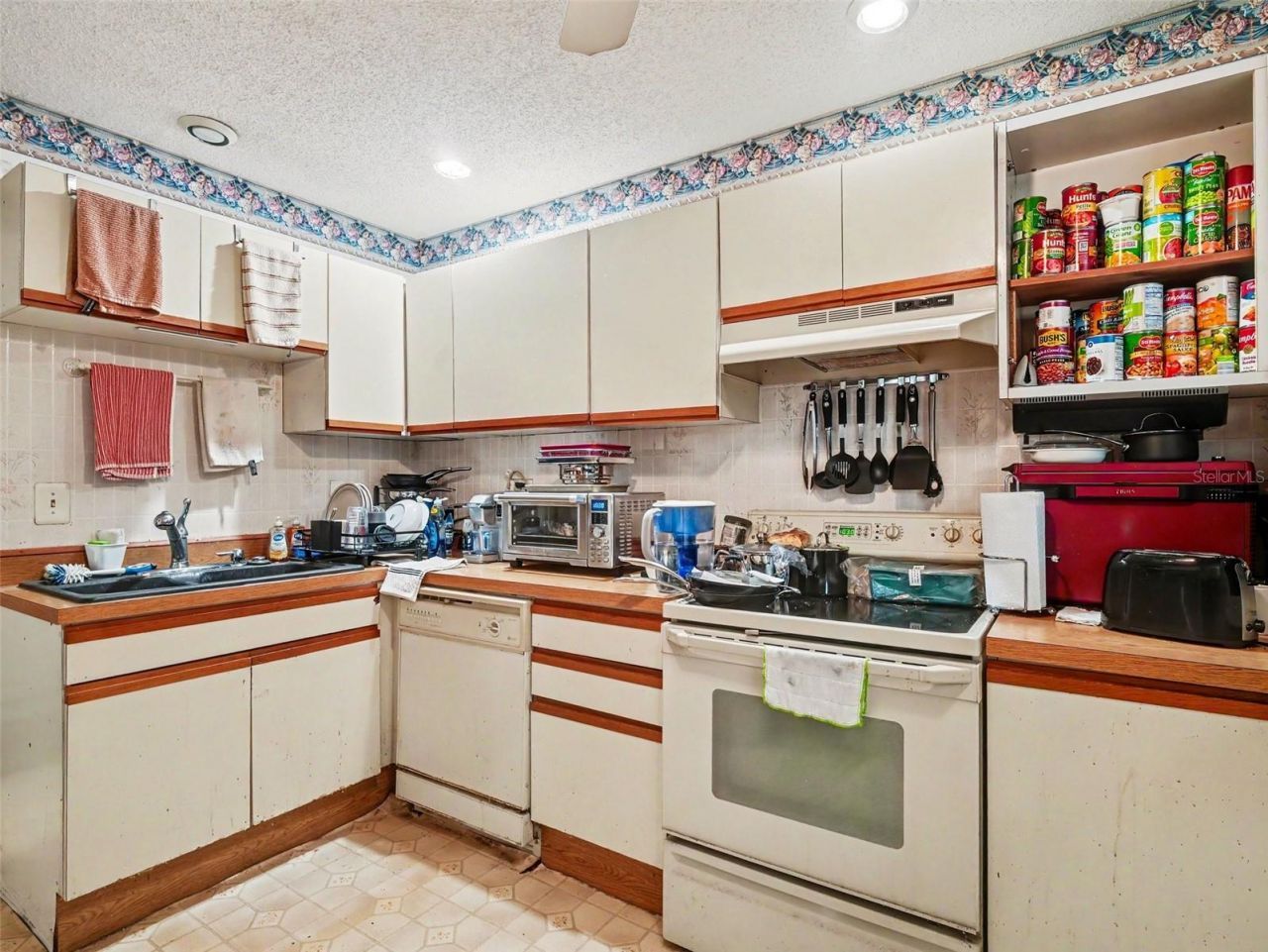 1117 68th Avenue Drive W, Bradenton, FL 34207 Photo