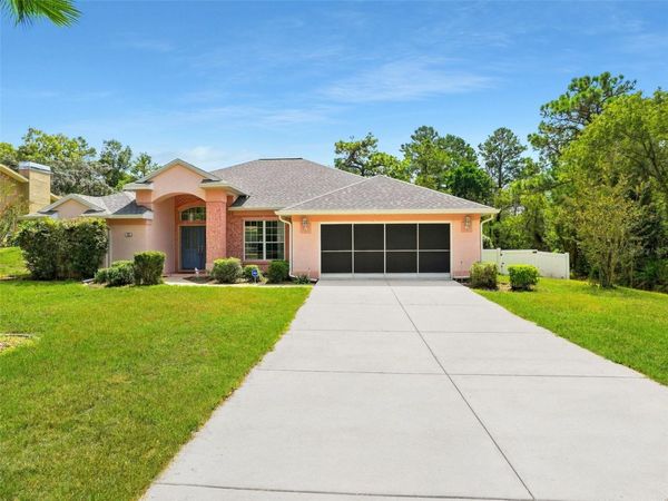 56 OAK VILLAGE BOULEVARD , HOMOSASSA, FL 34446
