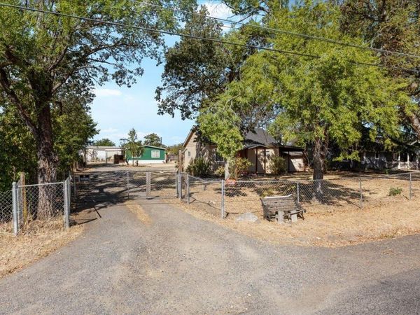 6607 Pinehurst Street, Central Point, OR 97502