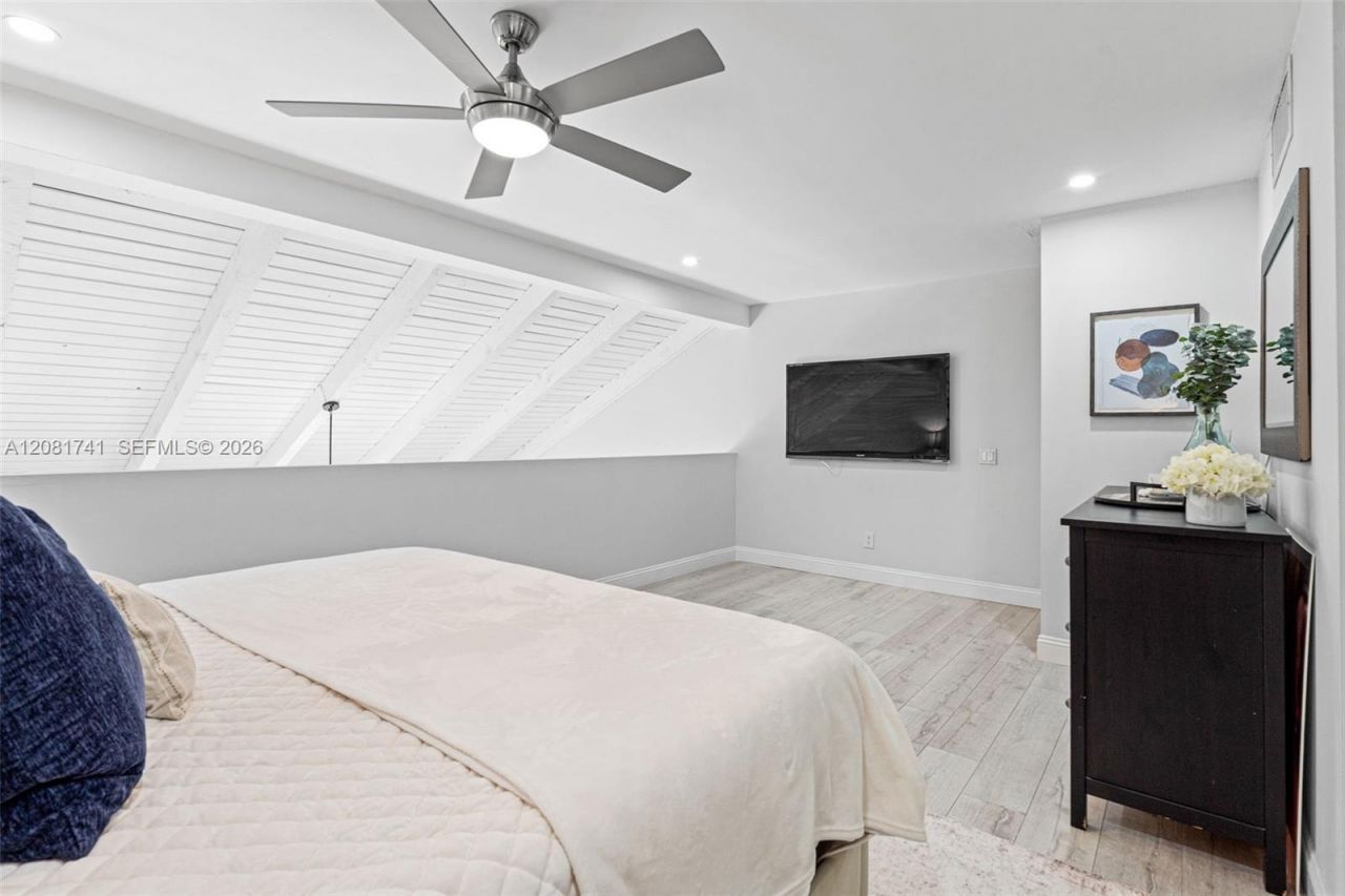 1699 W Fairway Rd , Pembroke Pines, FL 33026 Photo