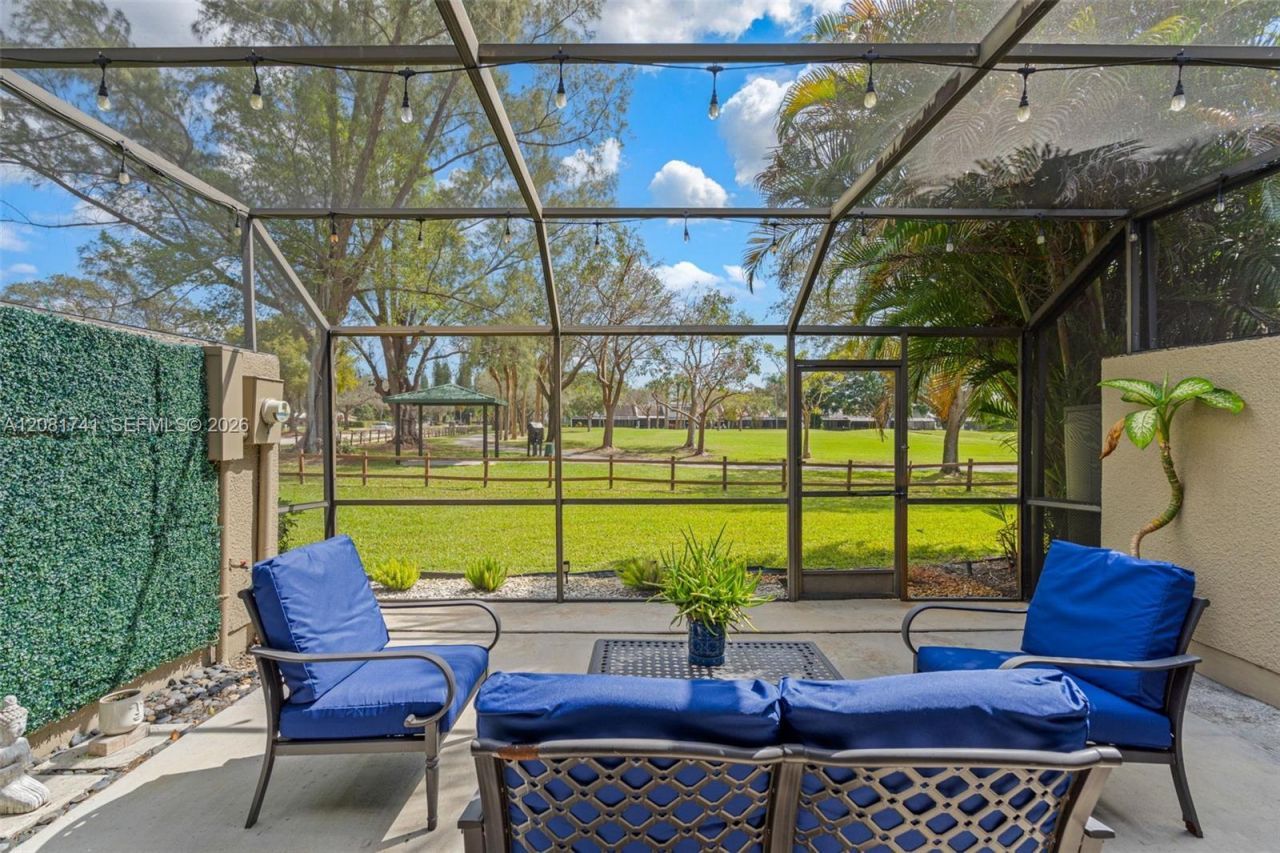 1699 W Fairway Rd , Pembroke Pines, FL 33026 Photo