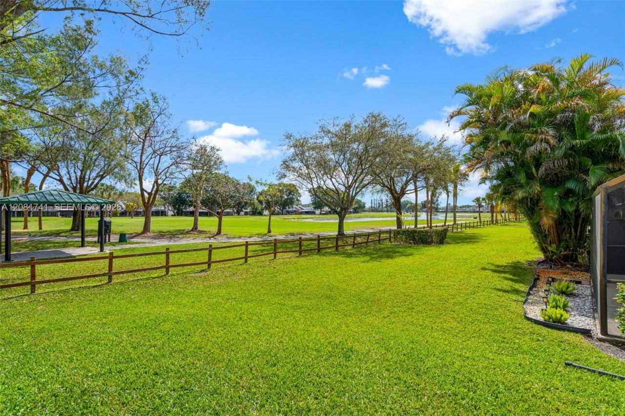 1699 W Fairway Rd , Pembroke Pines, FL 33026 Photo