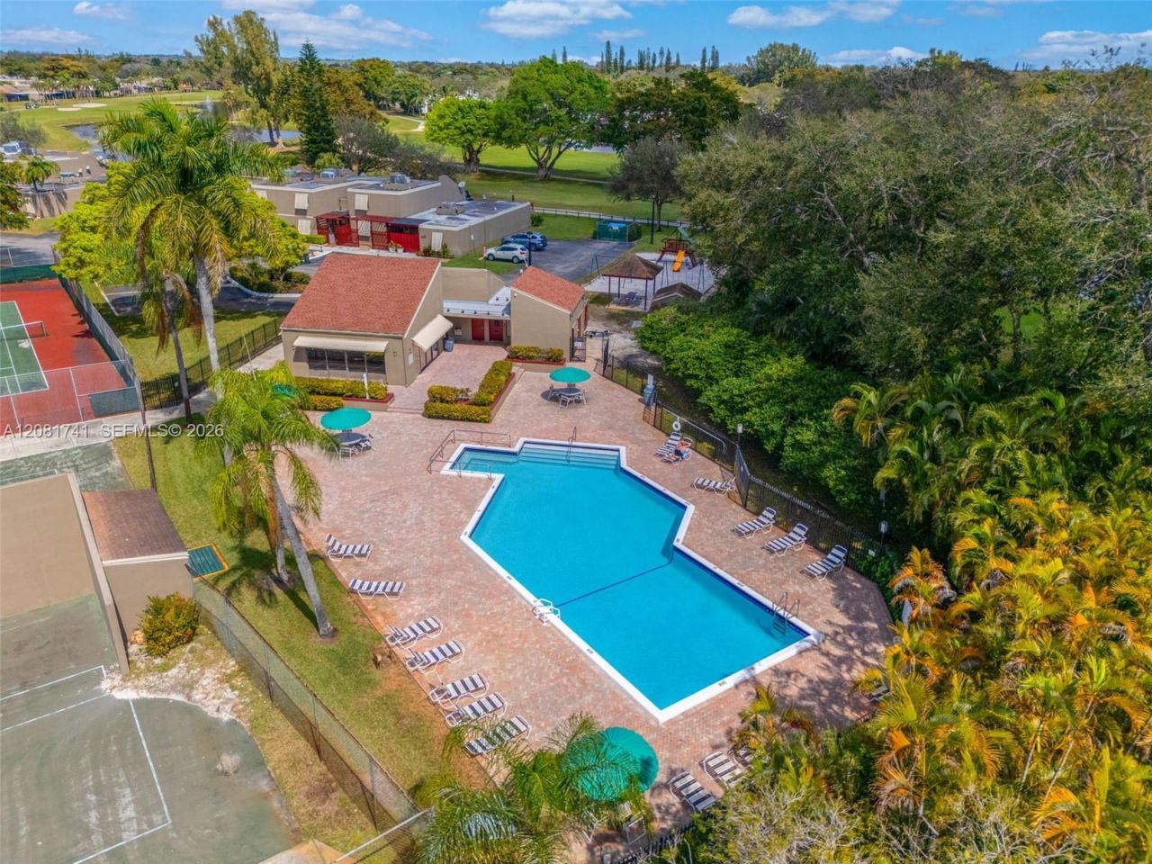 1699 W Fairway Rd , Pembroke Pines, FL 33026 Photo