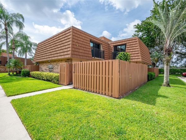 2536 Camelot Ct , Unit 2536, Cooper City, FL 33026