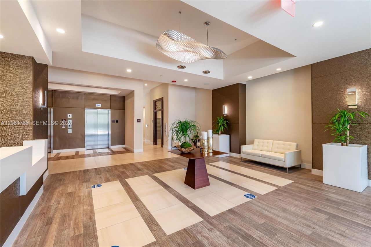 7661 NW 107th Ave, Unit 703, Doral, FL 33178 Photo