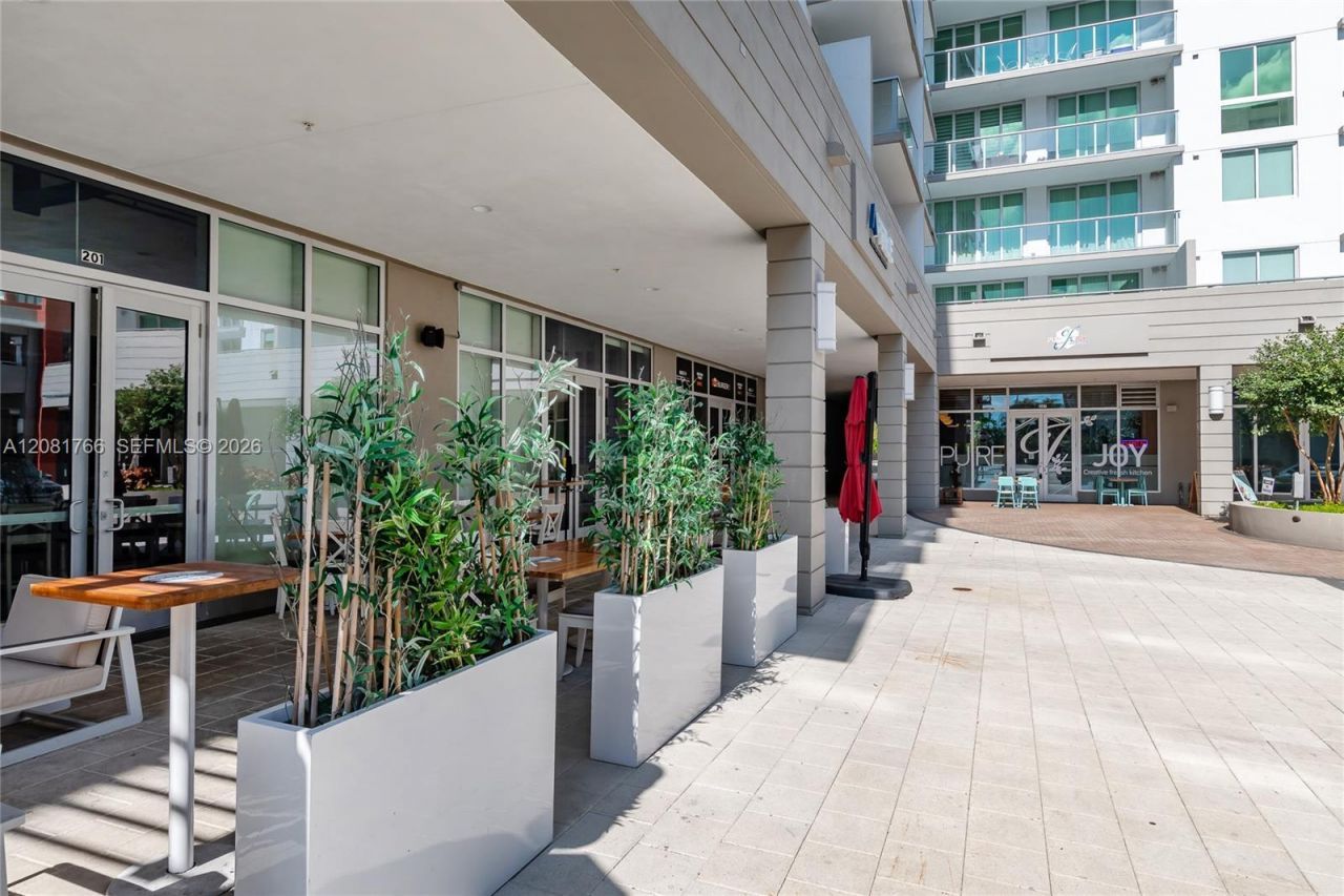 7661 NW 107th Ave, Unit 703, Doral, FL 33178 Photo