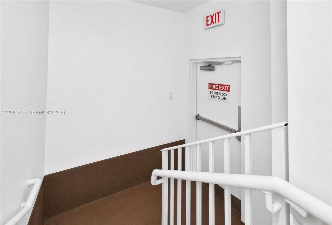 3042 NW 82nd Ave, Doral, FL 33122 Photo