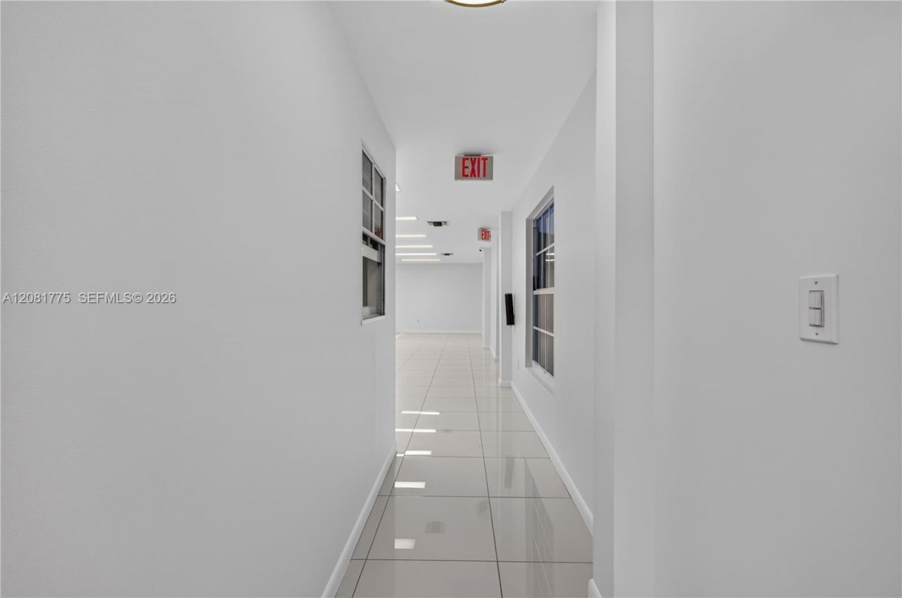 3042 NW 82nd Ave, Doral, FL 33122 Photo