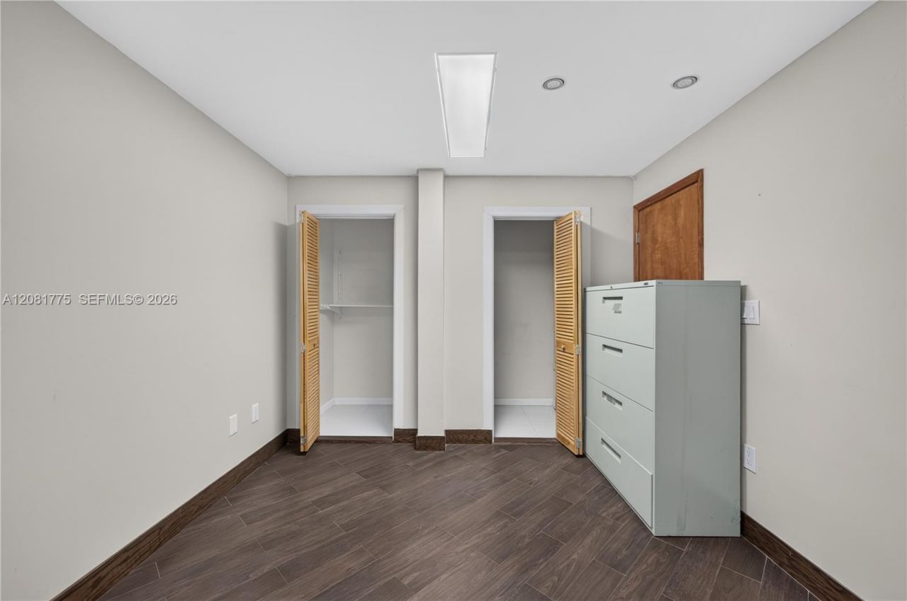 3042 NW 82nd Ave, Doral, FL 33122 Photo